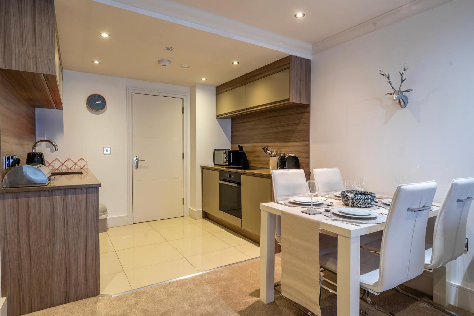 31 Cocoa Suites York Esterno foto