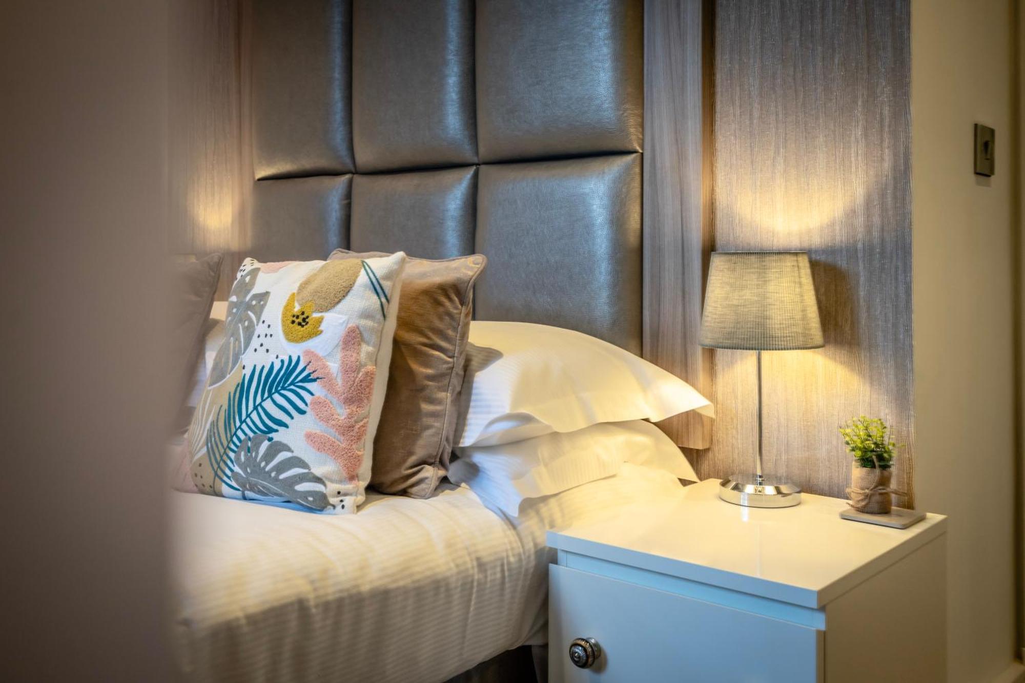 31 Cocoa Suites York Esterno foto