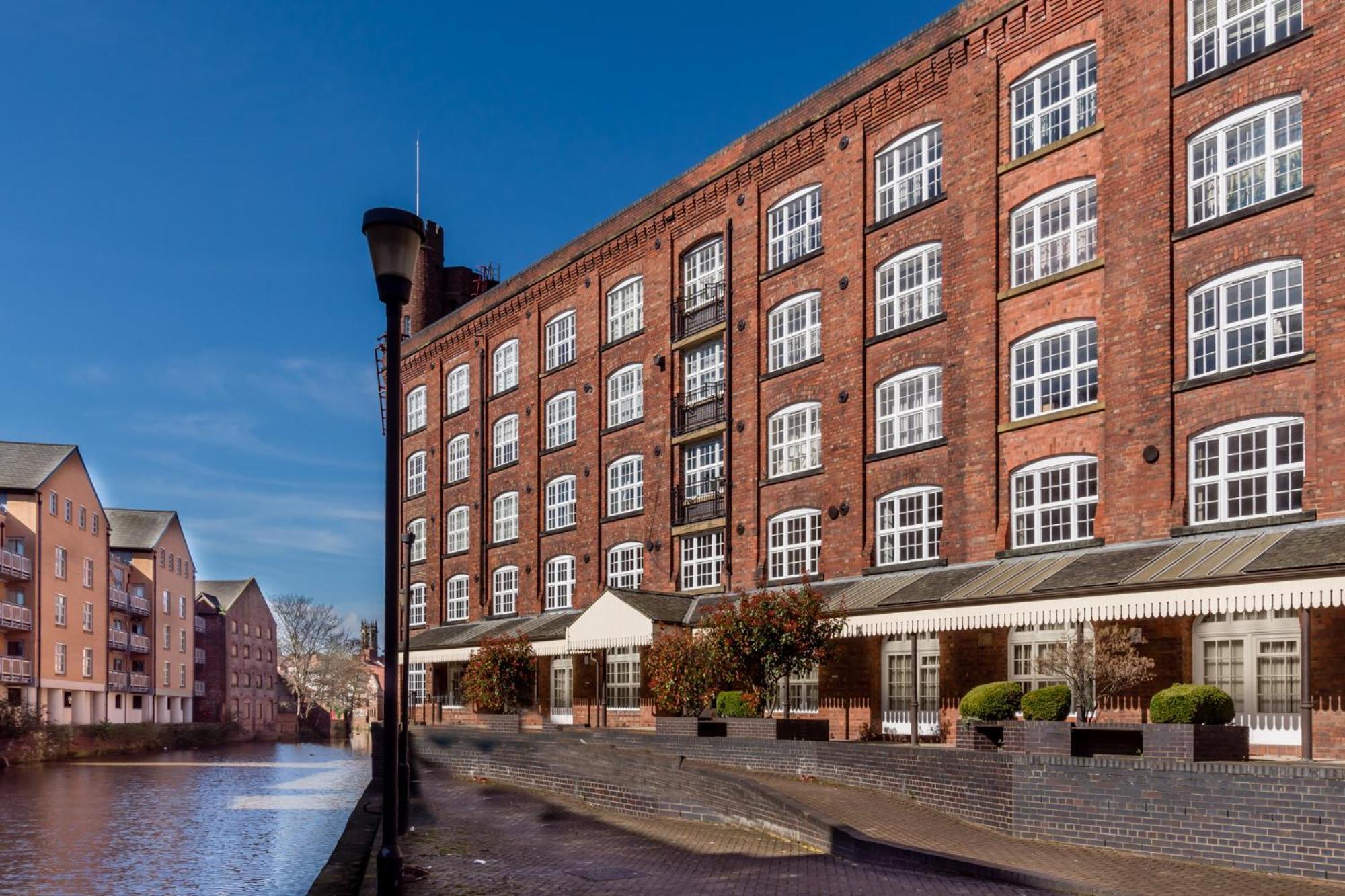 31 Cocoa Suites York Esterno foto